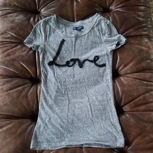 American Eagle tshirt